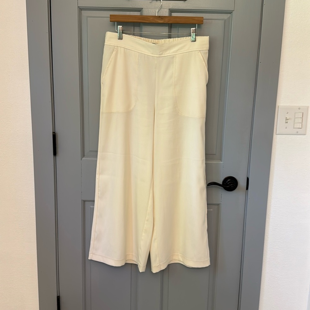 Ivory pull on style trouser